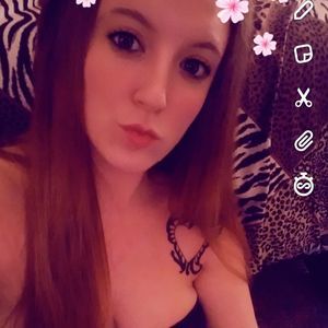 Meet your Posher, Kara-lena